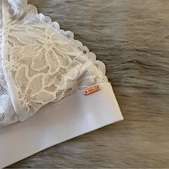 PINK by VICTORIA’S SECRET Bralette Bra S Solid White Strappy Lace Banded Halter - Picture 3 of 7